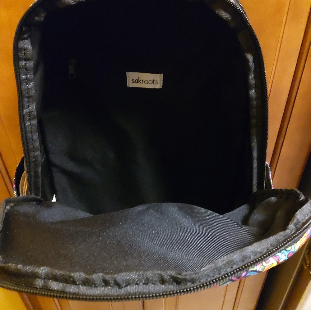 NWT Sakroots Rainbow Wanderlust Larchmont Backpack Firm Price*Last 1 - Picture 4 of 8